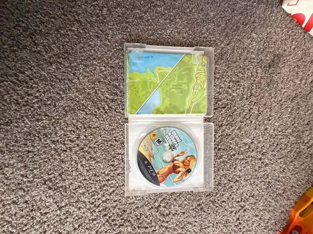 Grand Theft Auto V PS3 Game with Map no Manual